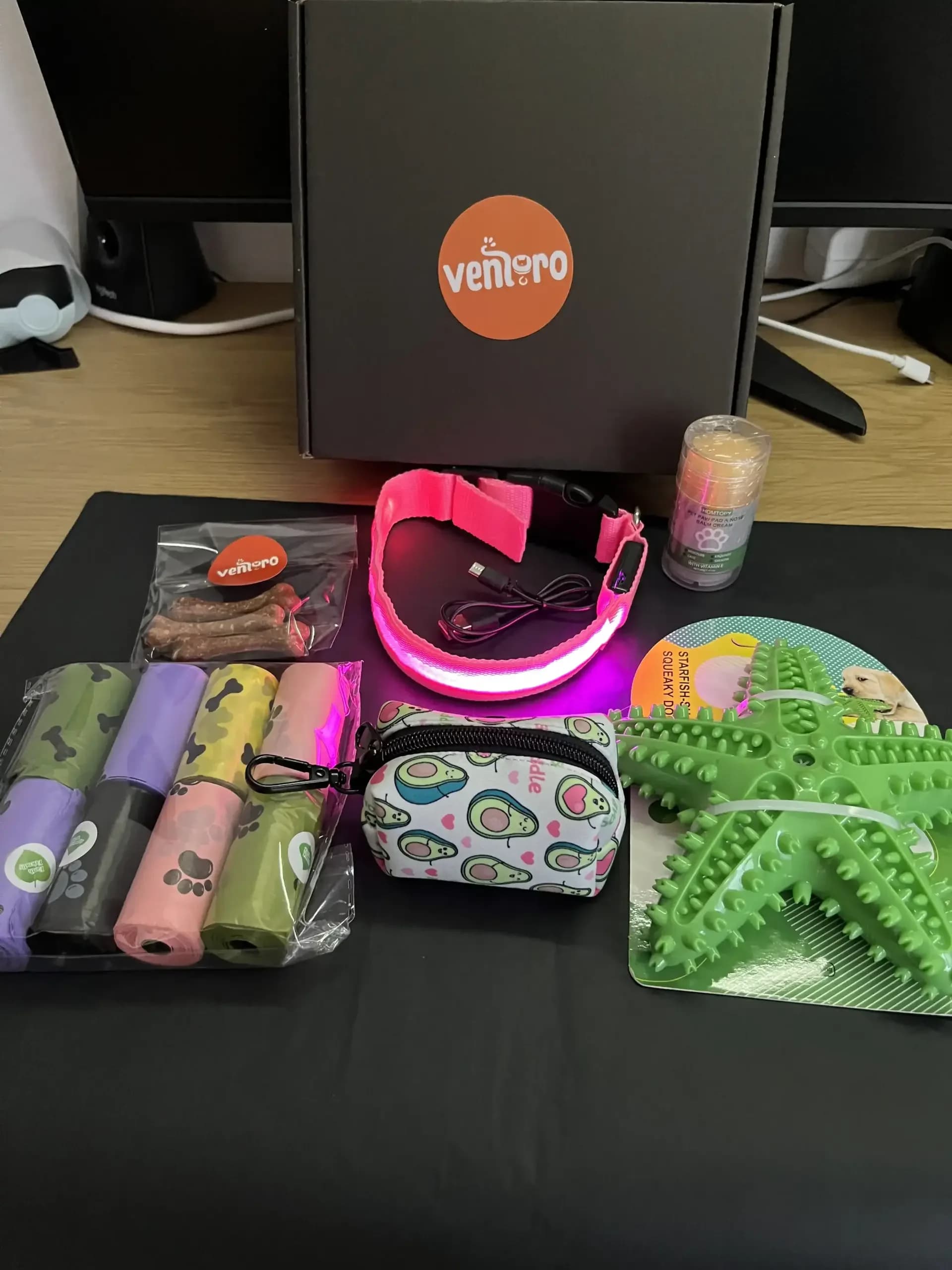 Výhodný set pro psa: LED obojek s USB nabíjením, sáčky, pouzdro a balzám na tlapky